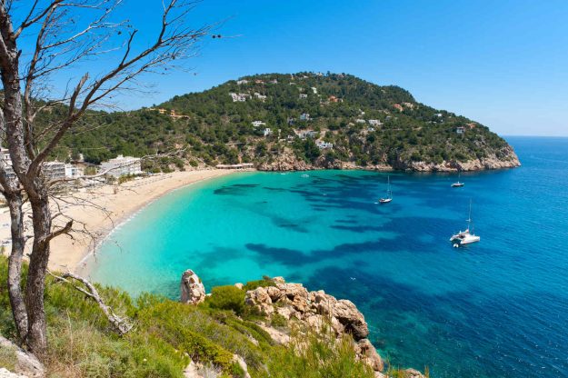 5-playas-de-Ibiza-que-debes-visitar-en-coche 5 playas de Ibiza que debes visitar en coche