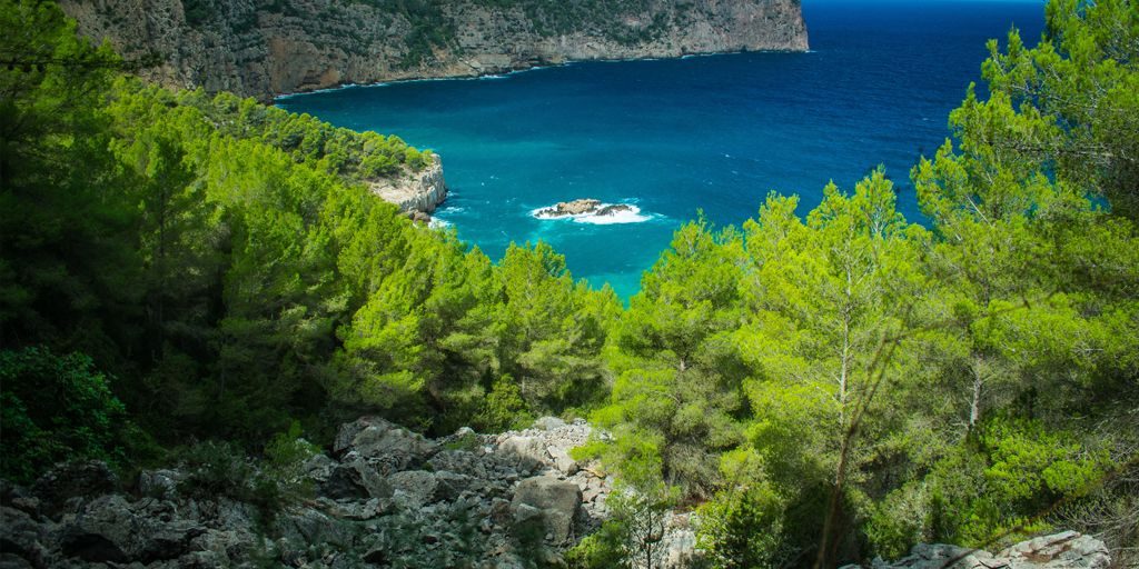Die 10 besten Routen, um Ibiza zu erkunden. Mit Autos Mari Mietwagen,