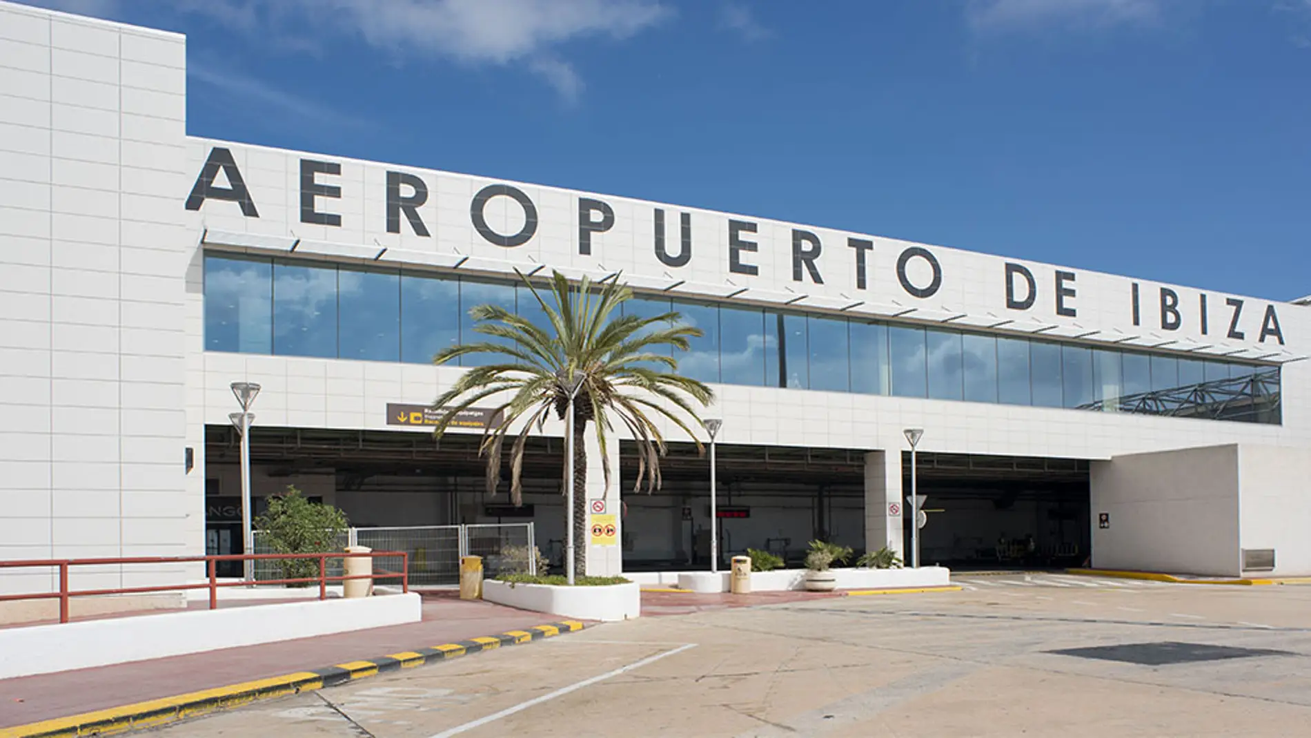 Cómo Llegar del Aeropuerto de Ibiza al Centro: Guía Completa
