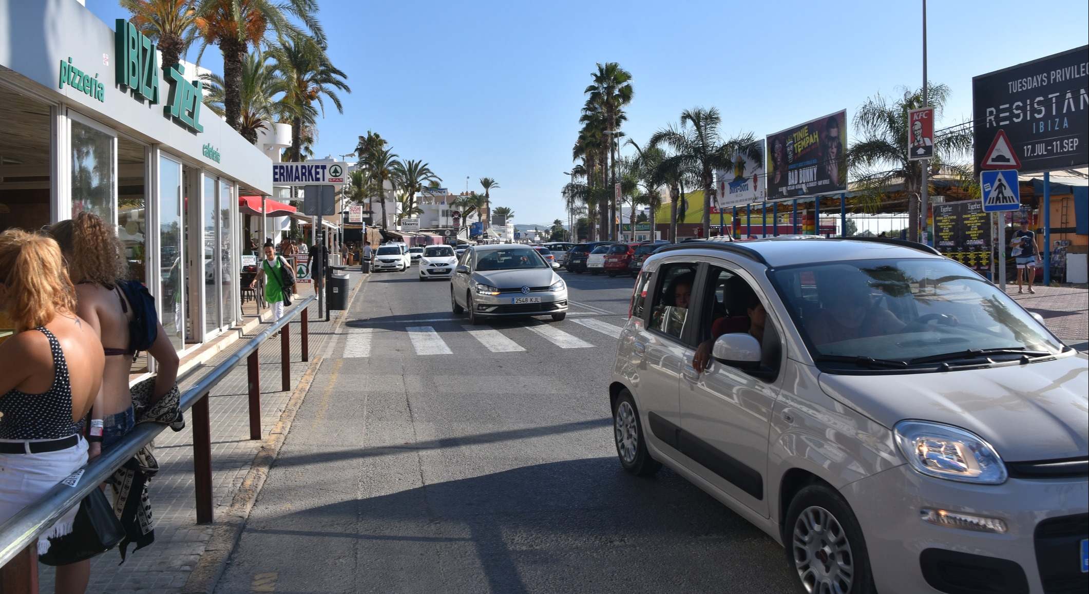 Cómo afecta el tráfico Ibiza verano al alquiler de coches en Ibiza